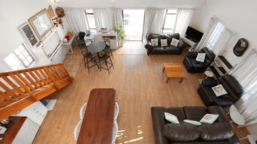To Let 4 Bedroom Property for Rent in Struisbaai Western Cape